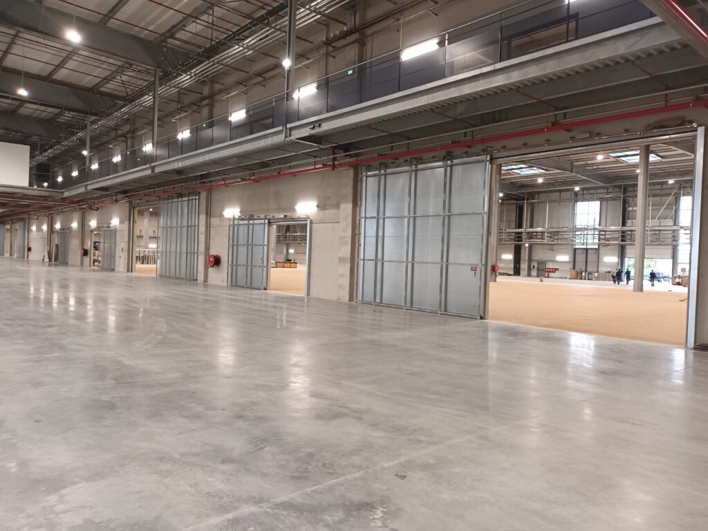 Comment choisir sa solution coupe-feu porte ou rideau