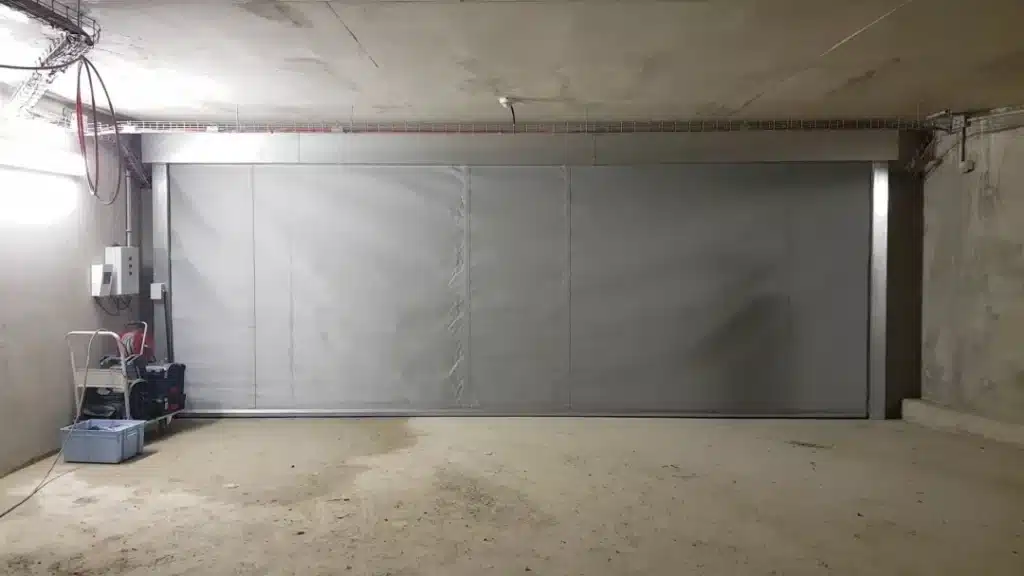 Un rideau textile non irrigué pare-flamme E60 (1 heure)