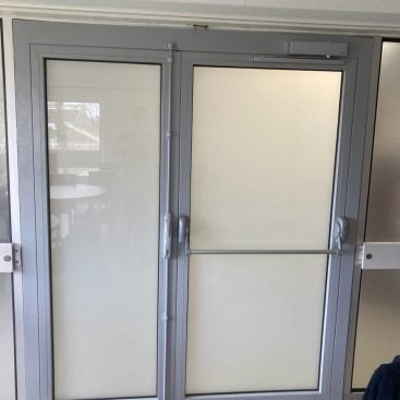 Portes vitrées coupe-feu par l'entreprise de sécurité incendie Fivo